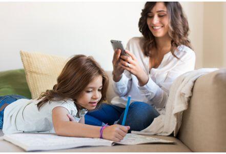 【图】澳大利亚研究称年轻妈妈对手机上瘾易