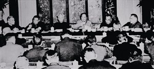 1961年1月,中共八届九中全会决定对国民经济实行"调整,巩固,充实,提高