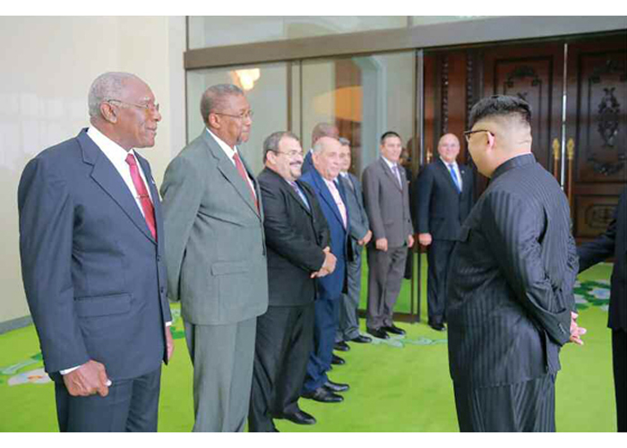 朝鲜领导人金正恩接见古巴代表团(图)