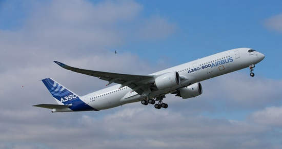 图为空客A350-900起飞。