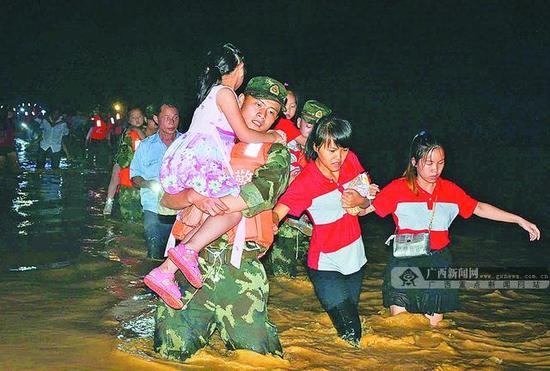 部分江河水位上涨 广西继续发布洪水蓝色预警