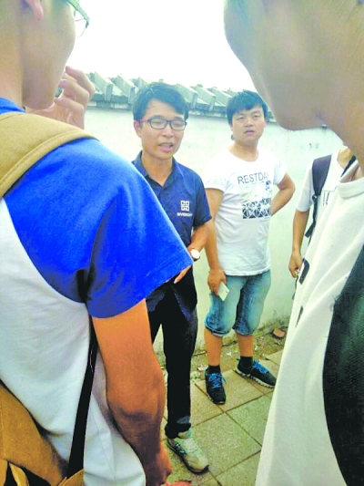 70多名大门生找兼职遭逢“囧途”