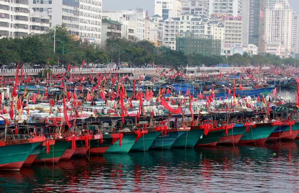 渔民在南海如常作业:除了天气没什么能影响发