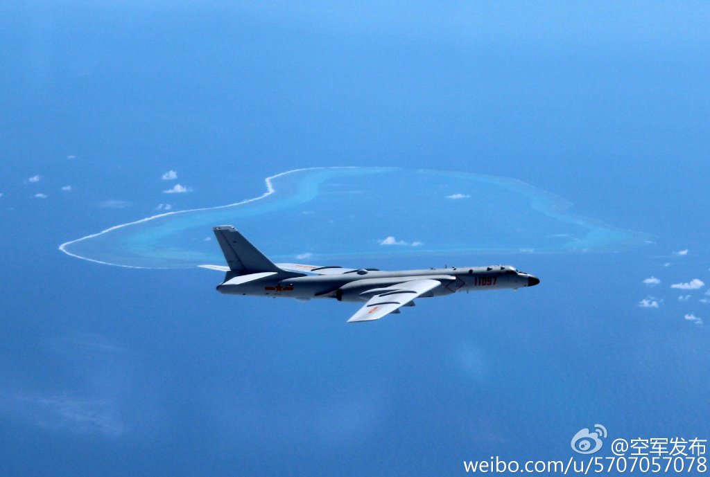 中国空军首次曝光轰-6K巡航黄岩岛高清照片