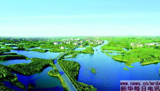 浙江省德清县钟管镇重现河网交织的生态美景.