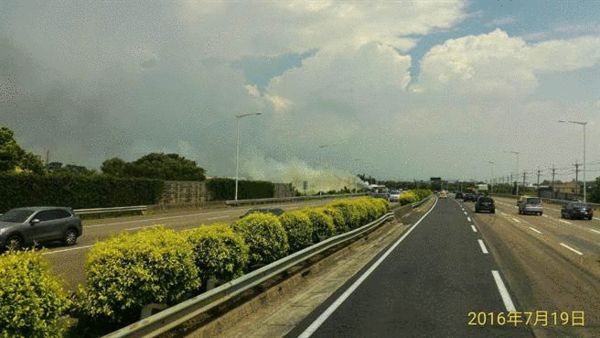 台湾一游览车起火致26人遇难 包括24名辽宁旅客