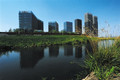 6月18日,通州运河核心商务区,多栋建筑已具规模.图/视觉