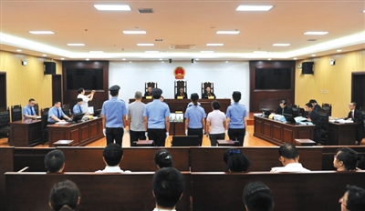 哈尔滨市中级法院,张明杰涉嫌贪污、受贿、滥