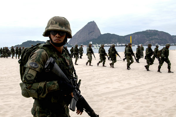 巴西海军陆战队集结演习 力保帆船项目安全-搜狐军事频道