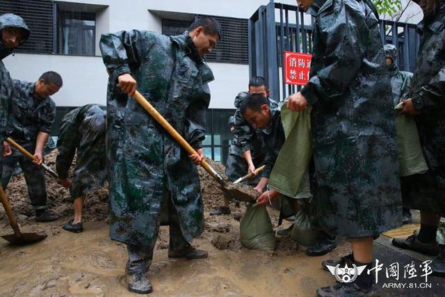 北京房山多地遭遇险情 第38集团军某工兵团驰援