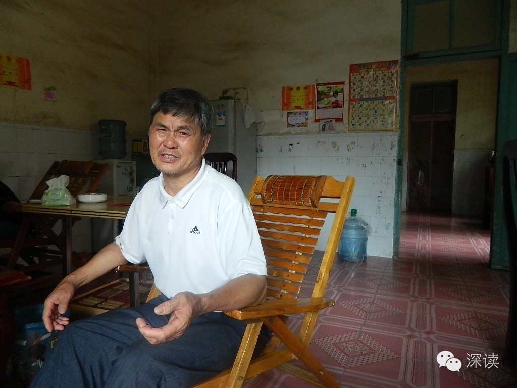 身患重病的李飞武在宜章县迎春镇的家中接受“深读”采访
