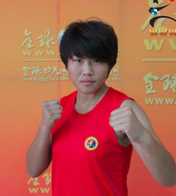 中国少女出击国际格斗争霸赛 对意大利最强女