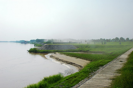 总面积1262平方公里,不同于黄河风景名胜区和焦作黄河滩风景区,这里以