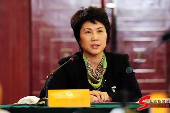这是一个时常在绝对牢固的会场加入聚首、流动的,以山西初等级官员为主的群体,其在北京的会所是位于旧鼓楼大巷152号的山西汾酒会所。总人数有近40人,很大一局部已被考察,如聂春玉、申维辰、王茂设、洪发科、杨丛林等。