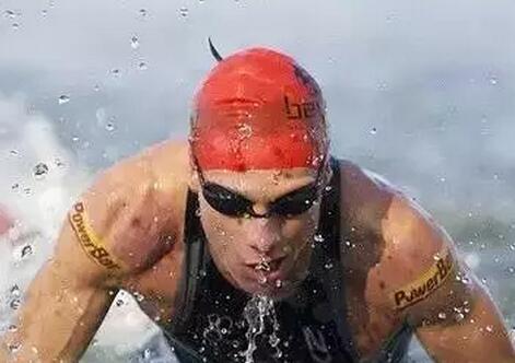 夏天铁人三项力量训练 多进行游泳训练增强肌