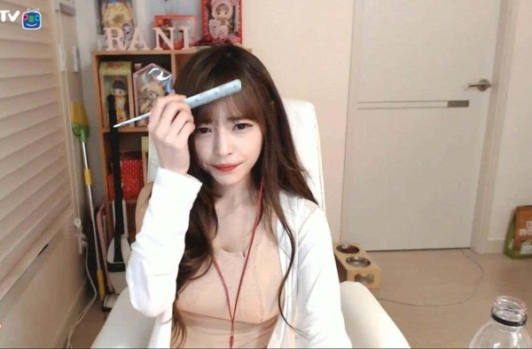 女主播讲述自己做主播的经历