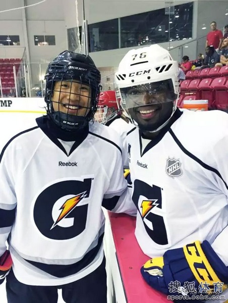 幸运!北京冰球少年赴加拿大特训 拜师传奇球星