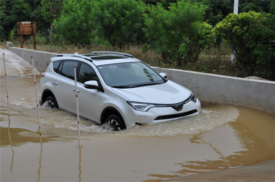 荣耀之夜 全新一汽丰田RAV4荣放华南首发