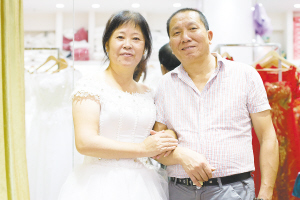今天13:14 50对新人集体结婚过七夕