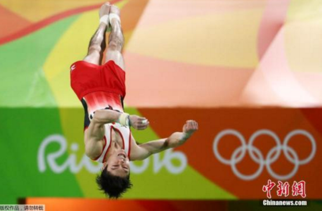 2016里约奥运体操男子全能决赛，日本名将内村航平蝉联奥运金牌