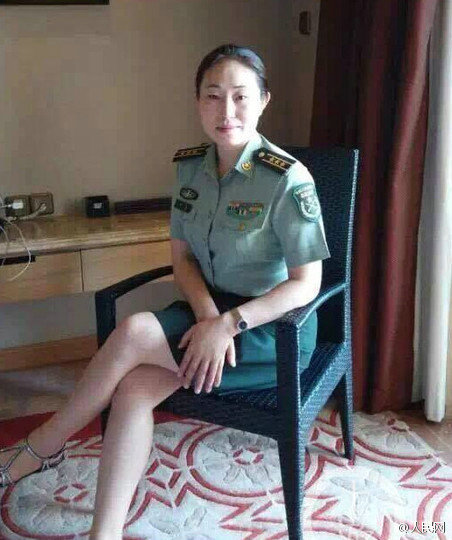 重庆女子假扮双博士女军官 曾骗婚中央机关干
