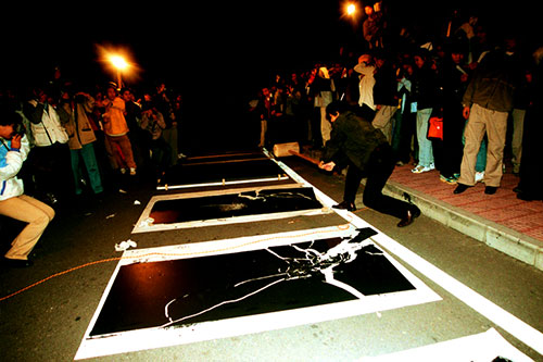 ѵĺɫΪڴѧУͼΪΪֳƬṩ