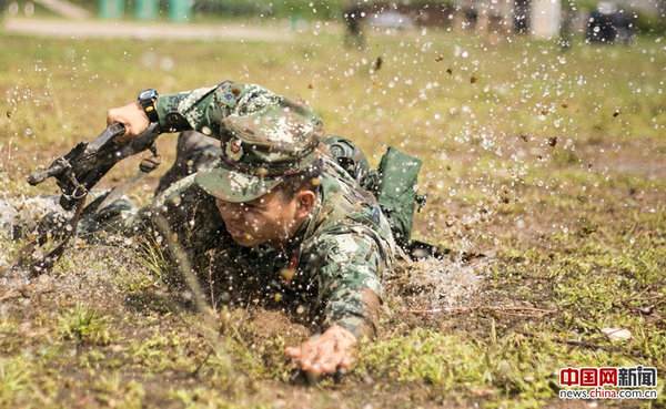 武警大理支队从严从难 锻造新训"兵教头"原文配图:战术基础动作训练.