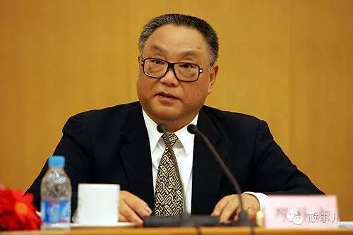 2013年3月，邓朴方卸任全国政协副主席一职，不过仍然担任中国残联名誉主席。“政事儿”注意到，自卸任以来，邓朴方很少“过问”中残联工作。