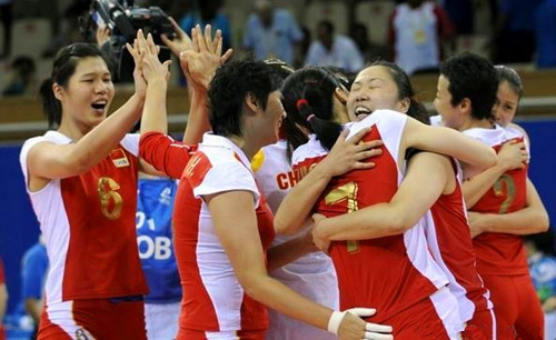 里约奥运女排半决赛，中国队3：1战胜荷兰队，时隔12年再进奥运会决赛。对于女排的胜利，国人群情激奋，国内媒体高呼“女排精神”又回来了，国人又看到了当年的“女排精神”。