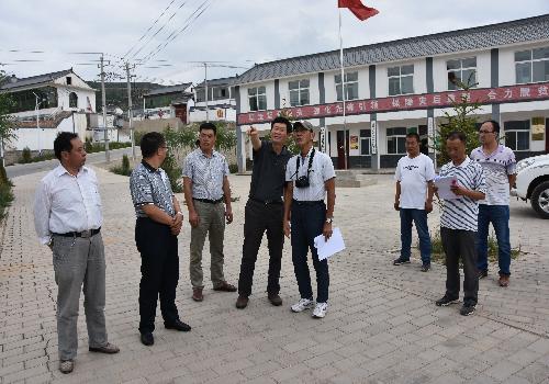美日专家和甘肃省地震局领导赴定西岷县调研考察灾后重建和地震灾害