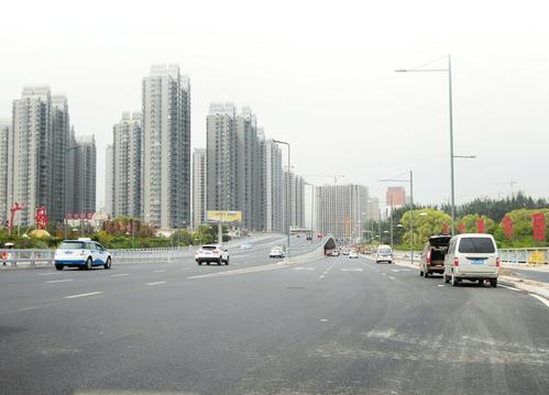 太原南内环西街全线通车(组图)