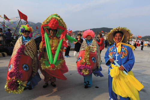 海洋岛开渔节重温传统祭海仪式(组图)摄影/李汝建摄影/李汝建9月2日