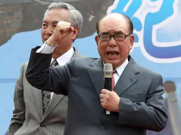 在呼声不断高涨的情势下,下午有10万人参与,台当局前“行政院长”郝柏村与其他超过20名的退役将领出席。国民党响应大众站出来发声,党内派出重量级人物出席,党主席洪秀柱、副主席詹启贤、郝龙斌、胡志强、花莲县长傅崐萁等,也随着各路线的团体游行。
