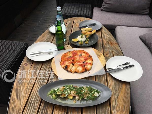 馬克里總統佳耦在餐館點的菜品