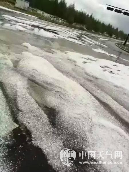 内蒙古东部降雨频繁 冰雹如雪(图)