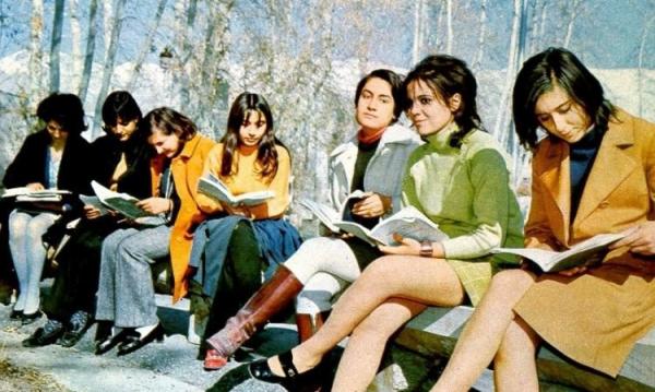 1970˹ǰʽϵˡʱܵѧӢİάӰ죬ĻʣŮԵʱҲͿš