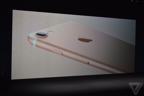 Retina HD ĻĻʾ25%֧ӰԺʾʵָɫʾȣȻ֧3D Touch