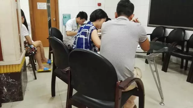 番禺区民政局外部(逐日经济期货配资
记者摄)