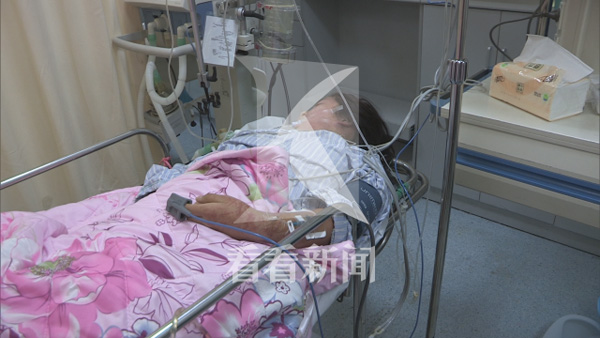 一位24岁女白领在浦东周浦遭逢掳掠掐颈,领前一度失联,家眷四处寻觅,终究有市民找到了生机勃勃的被害人。 本文图像均来自 看看美色诱惑