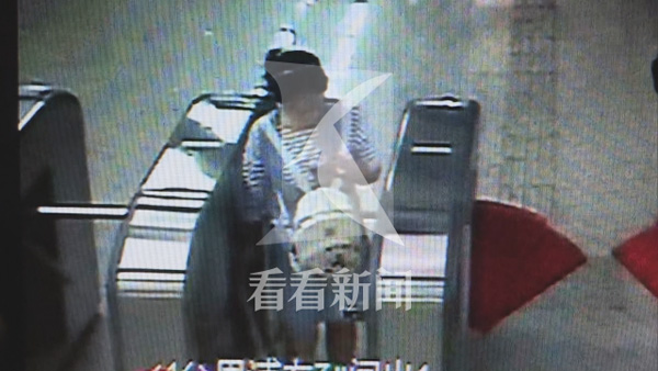 因为超越24小时没有能找到姐姐,家眷着急万分,沿路寻觅。