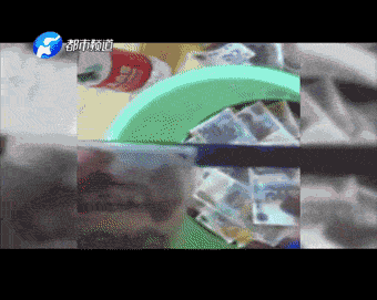 这个贩卖假币的团伙,为了仿制真钱上的凹凸点,还进行了专门的研究,如果手中的假币比较少,他们的方法就很简单,一把钢挫,一个螺丝钉!