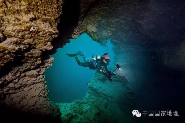 探访西沙群岛永乐环礁的永乐龙洞