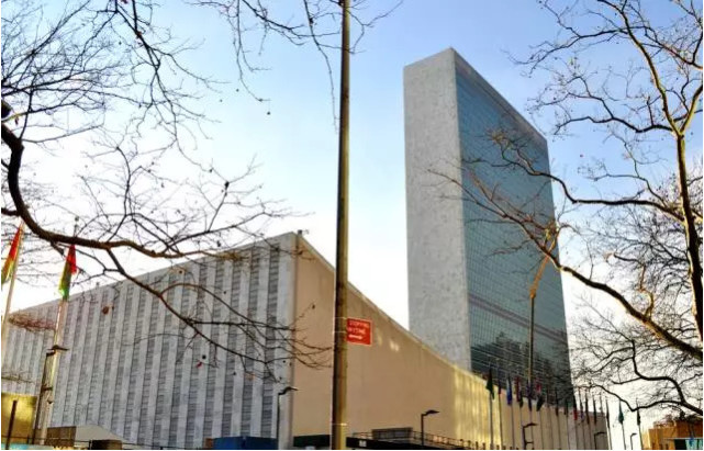 中国是联合国创始会员国和安理会常任理事国,是联合国事业的坚定支持者。李克强总理出席第71届联合国大会系列高级别会议是今年中国多边外交领域的一次重大行动,充分体现了中国对联合国及多边主义的重视和支持,对推进中国与联合国合作具有重要意义。第71届联大系列高级别会议面临复杂的国际形势,世界和平与发展也面临一系列新困难、新挑战。中方期待国际社会以本届联大会议为契机,加强沟通,携手合作,取得积极成果。与会期间,李克强总理将出席联大一般性辩论并发表讲话,出席与有关国际组织举行的专题座谈会等重要活动,还将同有关国家领导人举行双边会见,就加强双边关系、深化国际事务中合作等交换意见。