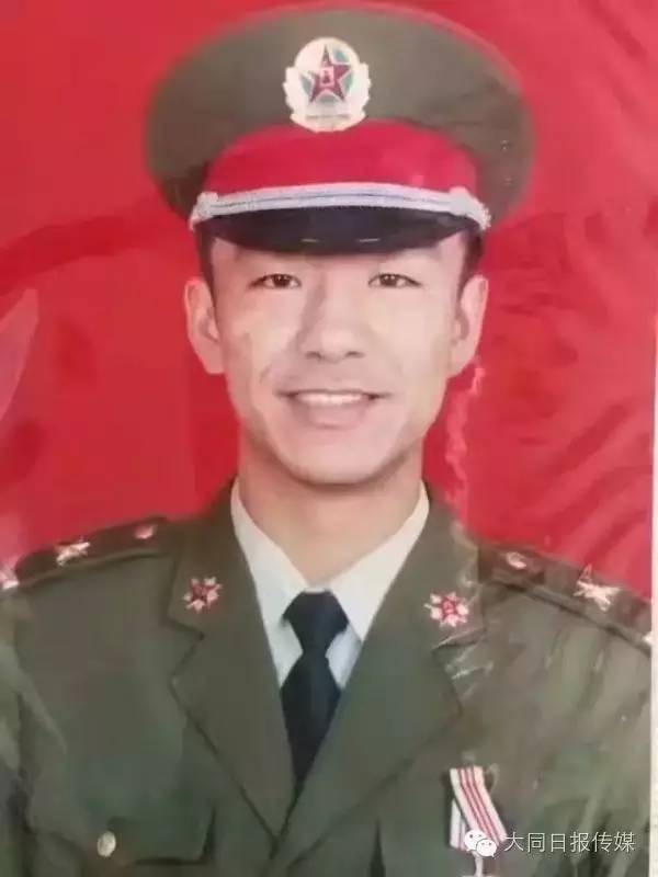 山西大同:退伍军人3年前患尿毒症 拒绝接受捐款 卖纸自救