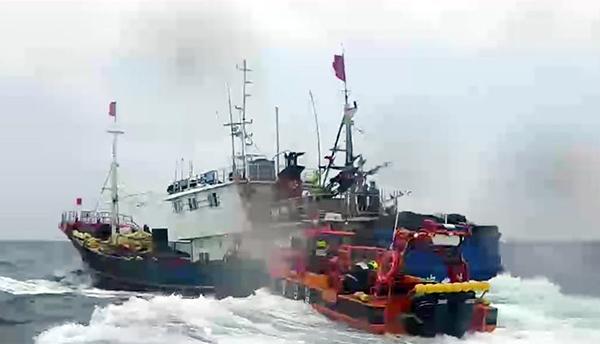 韩国海警:正在对中国渔船起火事件进行调查