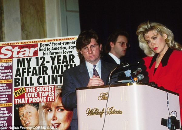 珍妮佛弗拉沃斯1992年举行记者会披露自己和克林顿12年的感情