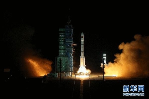 9月15日，中国在酒泉卫星发射中心用长征二号F运载火箭将天宫二号空间实验室发射升空。