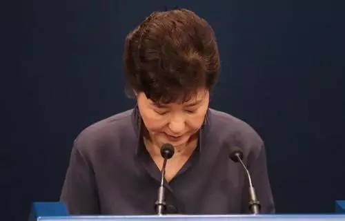 朴槿惠的丑闻危机与韩国隐秘的二号首长
