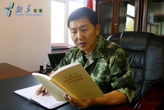 王刚学习党的先进理论知识