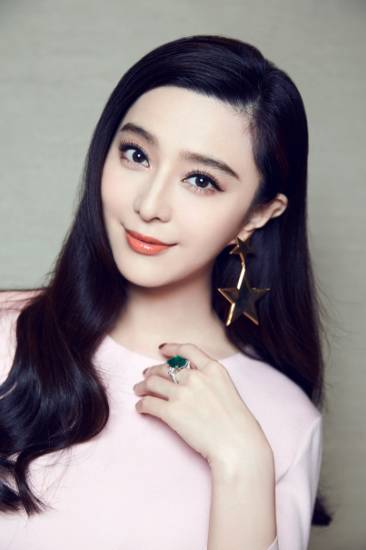 圣塞巴斯蒂安电影节荣膺最佳女演员之后,范冰冰又成为今年金马奖影后的最大热门。新京报记者 郭延冰 摄。